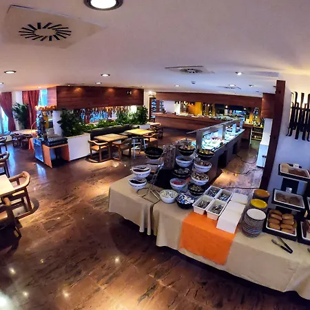 Habitaciones Bajondillo-3